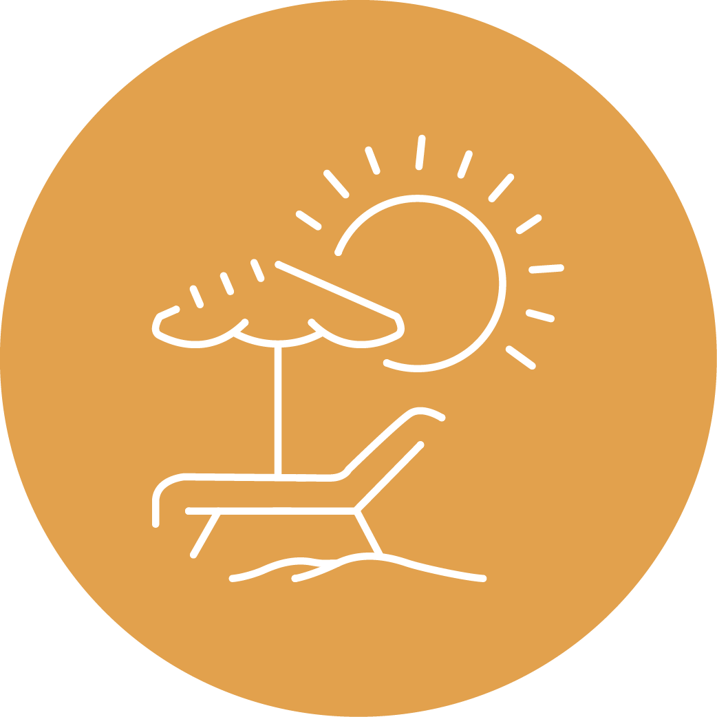 Icon einer Sonnenliege mit Sonnenschirm und Sonne als Symbol für die Vereinbarkeit von Beruf und Privatleben sowie Erholung und Ausgleich.